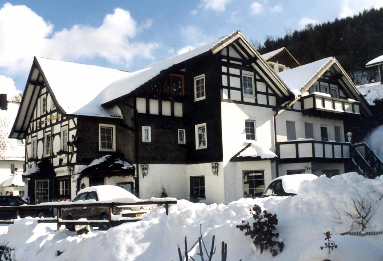 Hotel-Restaurant Zum Dorfkrug Winterberg Exterior photo