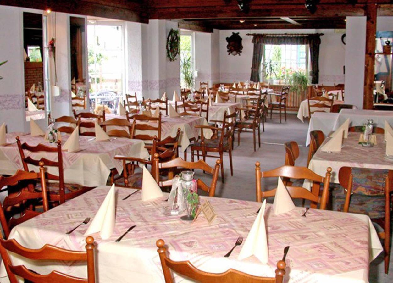 Hotel-Restaurant Zum Dorfkrug Winterberg Exterior photo